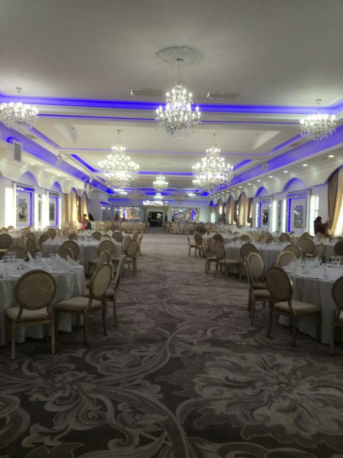 Hotel Imperial Caransebes Ngoại thất bức ảnh